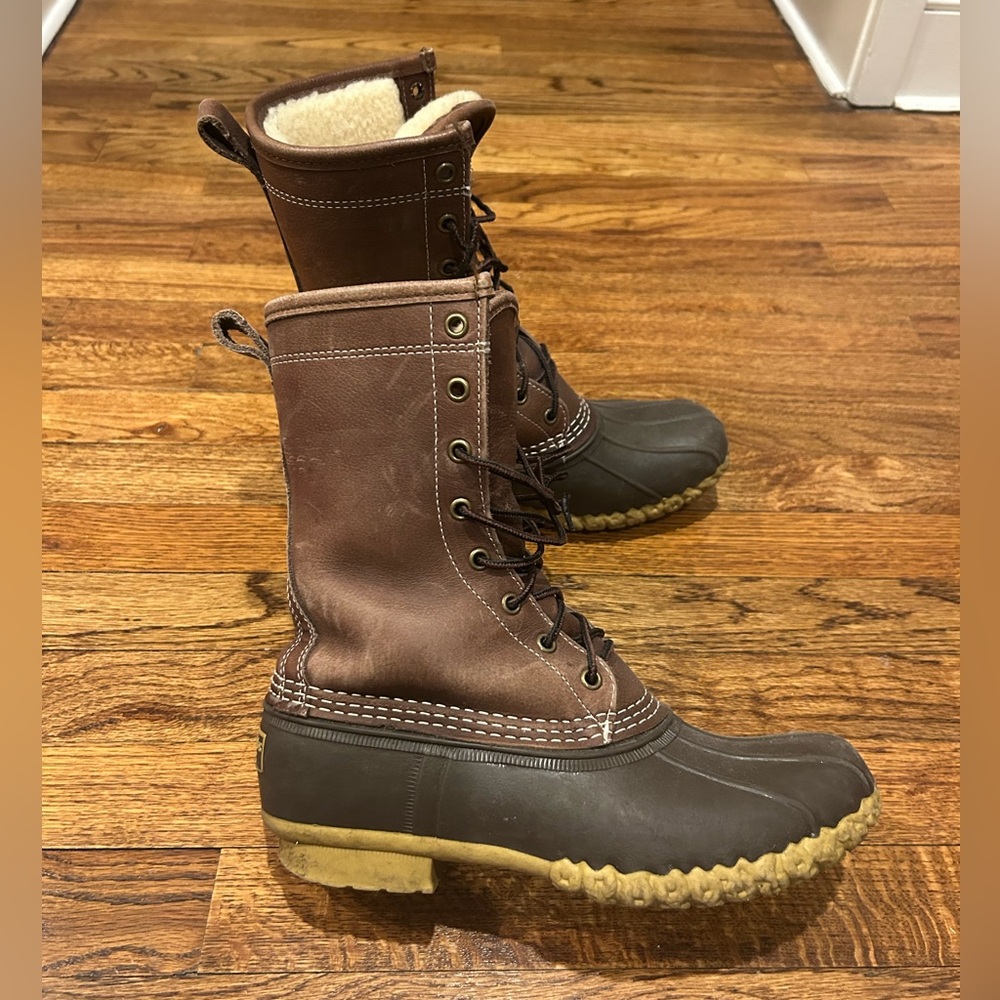 LL Bean • women’s 10” leather & shearling duck boot • dark brown • size 8